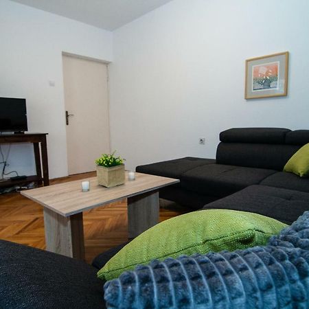 New Renovated Apartment 15 Min From Beach On Foot Pula Dış mekan fotoğraf