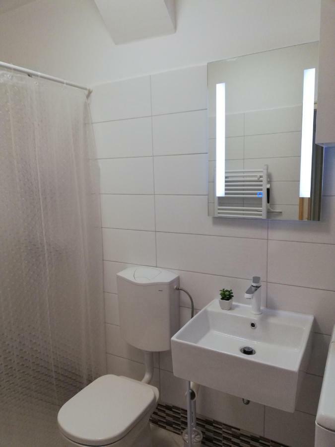 New Renovated Apartment 15 Min From Beach On Foot Pula Dış mekan fotoğraf